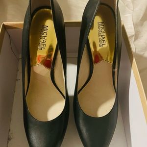 Michael Kors Black Stilettos size 11 Women like new